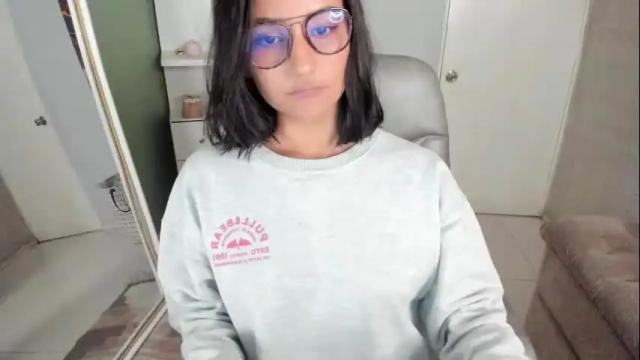 Image 12 of martiiinaa_ Stream on Chaturbate on 3 days ago