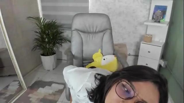 Image 10 of martiiinaa_ Stream on Chaturbate on 3 months ago