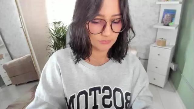 Image 10 of martiiinaa_ Stream on Chaturbate on 2 months ago