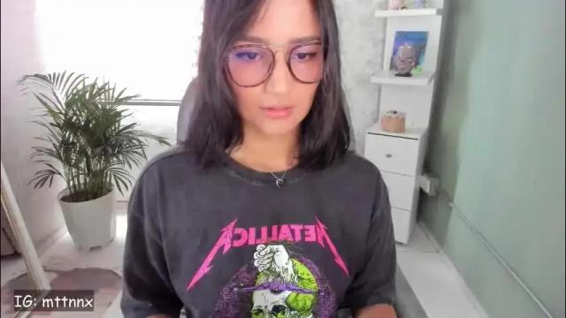 Image 3 of martiiinaa_ Stream on Chaturbate on 2 months ago