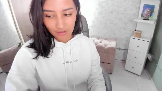Image 10 of martiiinaa_ Stream on Chaturbate on 1 month ago