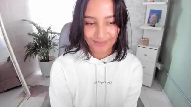 Image 8 of martiiinaa_ Stream on Chaturbate on 1 month ago