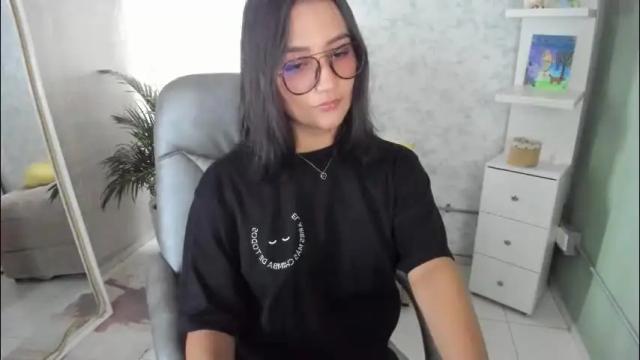 Thumbnail 1, martiiinaa_'s Stream at Chaturbate, 1 month ago