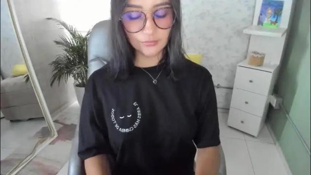 Image 2 of martiiinaa_ Stream on Chaturbate on 1 month ago