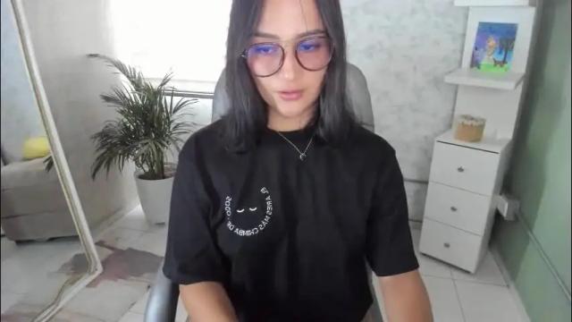 Image 3 of martiiinaa_ Stream on Chaturbate on 1 month ago