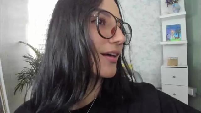 Image 6 of martiiinaa_ Stream on Chaturbate on 1 month ago