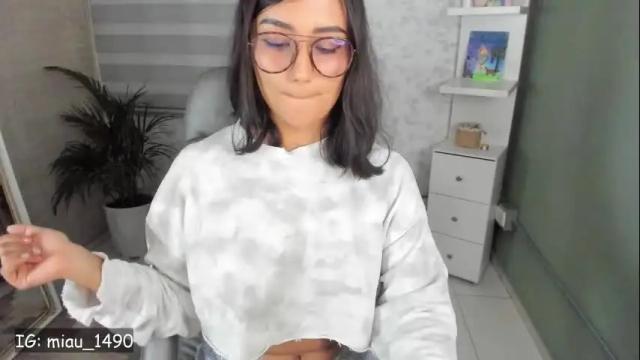 Thumbnail 1, martiiinaa_'s Stream at Chaturbate, 1 month ago