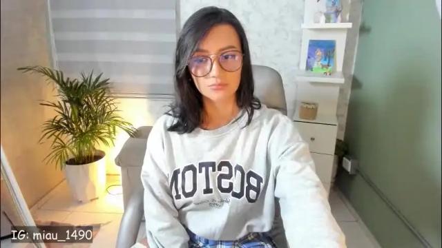 Image 3 of martiiinaa_ Stream on Chaturbate on 2 months ago