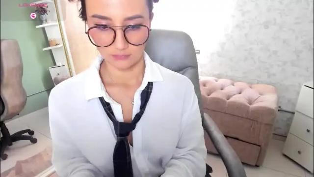 Image 12 of martiiinaa_ Stream on Chaturbate on 6 days ago