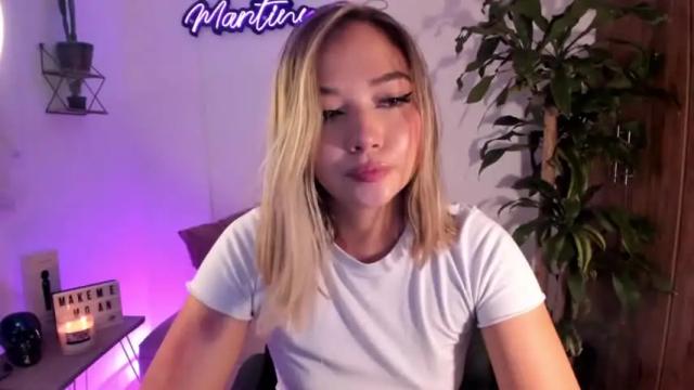 Image 2 of martiina_blue Stream on Chaturbate on 15 months ago