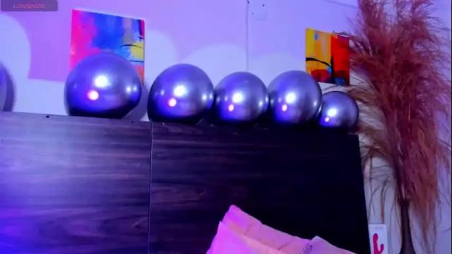 Image 12 of martina_miiller Stream on Chaturbate on 1 month ago
