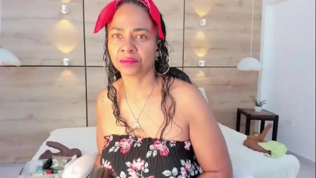 Image 8 of martina_touss Stream on Chaturbate on 13 days ago