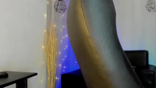 Image 2 of martina_villareal Stream on Chaturbate on 15 months ago