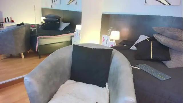 Image 4 of martinacaicedo Stream on Chaturbate on 12 days ago