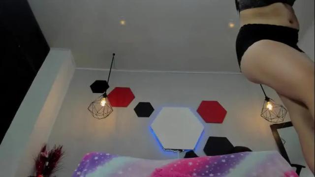 Image 2 of martinaclark Stream on Chaturbate on 1 month ago