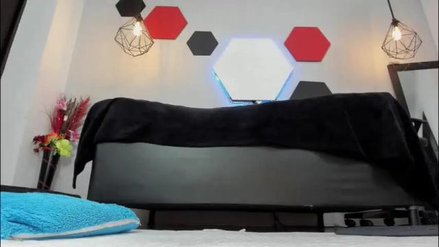 Image 2 of martinaclark Stream on Chaturbate on 1 month ago