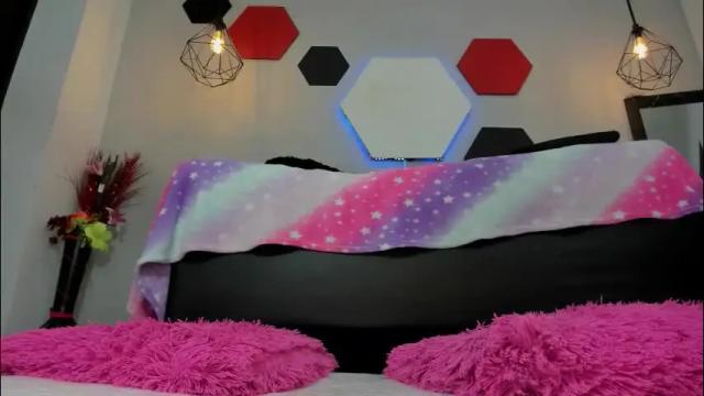 Image 11 of martinaclark Stream on Chaturbate on 23 days ago