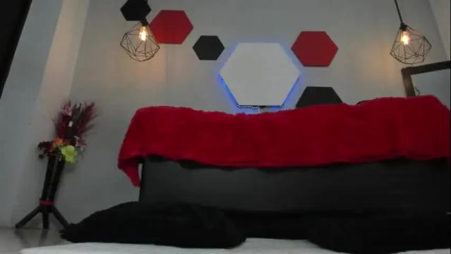 Image 4 of martinaclark Stream on Chaturbate on 21 days ago