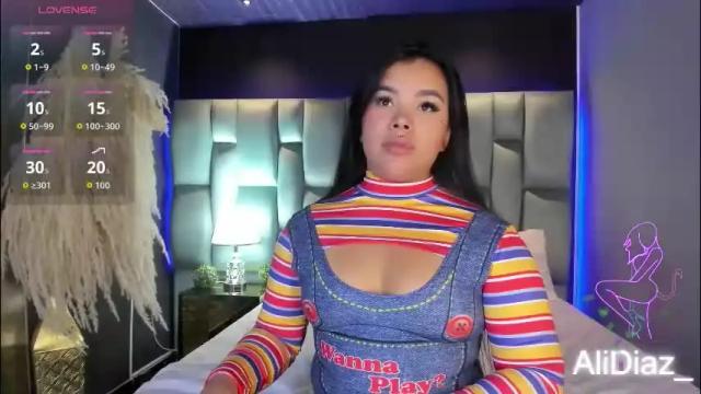 Image 12 of martinagarcia__ Stream on Chaturbate on 29 days ago