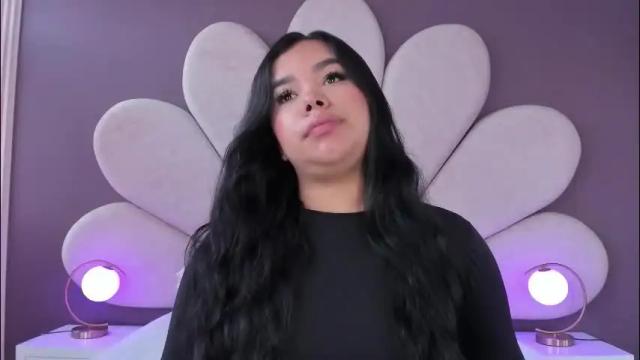 Image 7 of martinagarcia__ Stream on Chaturbate on 27 days ago