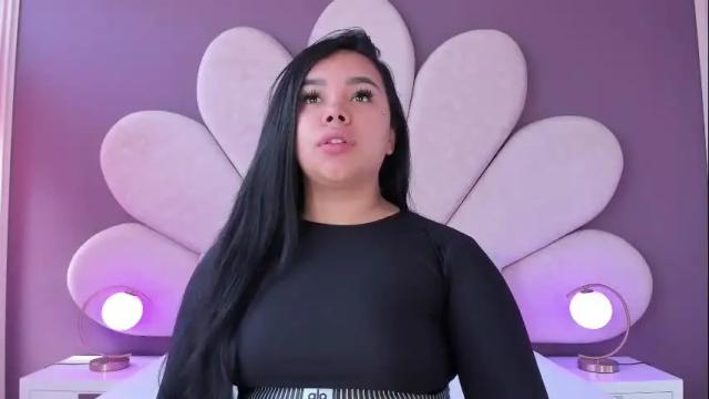Image 2 of martinagarcia__ Stream on Chaturbate on 23 days ago