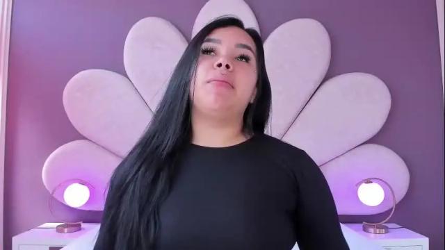 Image 3 of martinagarcia__ Stream on Chaturbate on 23 days ago