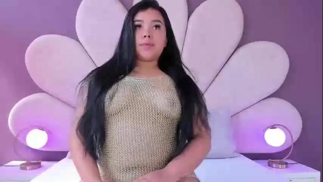 Image 7 of martinagarcia__ Stream on Chaturbate on 23 days ago