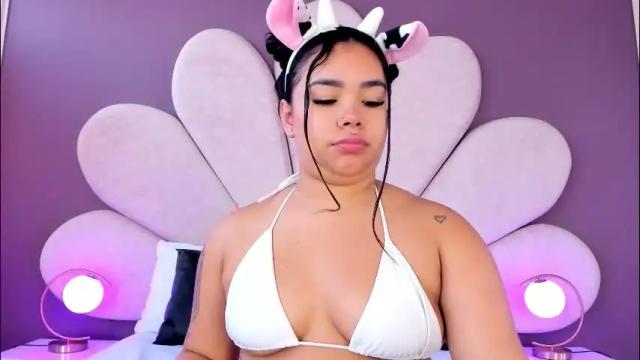 Image 12 of martinagarcia__ Stream on Chaturbate on 1 day ago