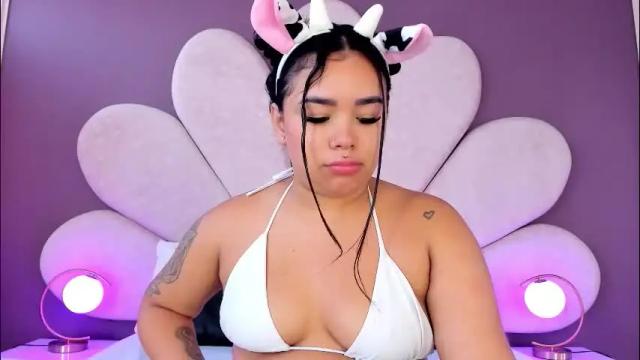 Image 8 of martinagarcia__ Stream on Chaturbate on 1 day ago