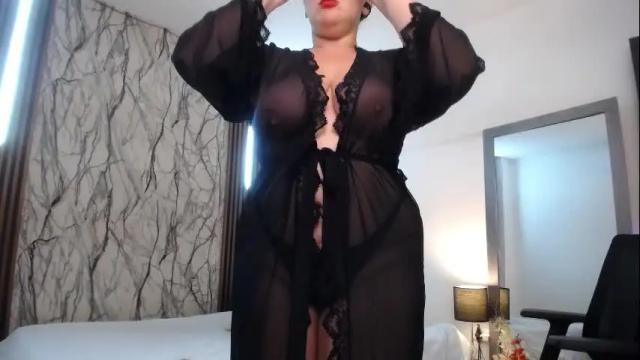 Image 10 of martinaguzmann Stream on Chaturbate on 21 days ago