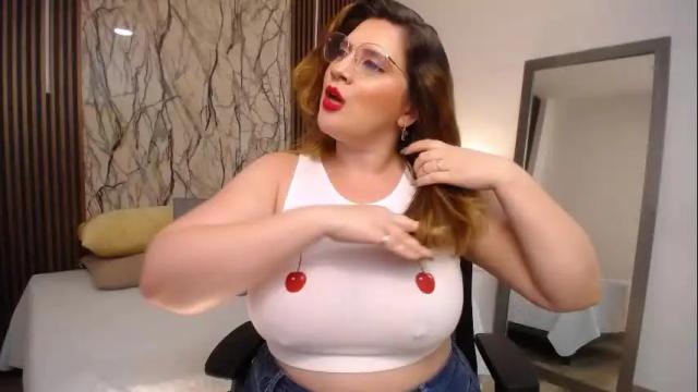 Image 11 of martinaguzmann Stream on Chaturbate on 9 days ago