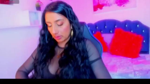 Image 2 of martinajolnss Stream on Chaturbate on 14 months ago