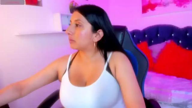Image 10 of martinajolnss Stream on Chaturbate on 14 months ago