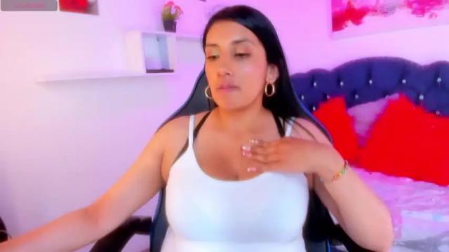 Image 11 of martinajolnss Stream on Chaturbate on 14 months ago