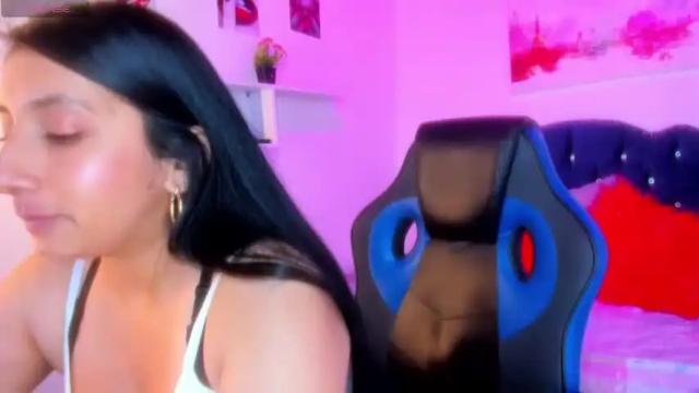 Image 2 of martinajolnss Stream on Chaturbate on 14 months ago
