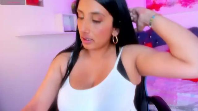 Image 8 of martinajolnss Stream on Chaturbate on 14 months ago