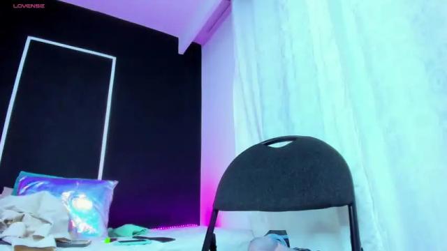 Image 2 of martinamoon10 Stream on Chaturbate on 18 months ago