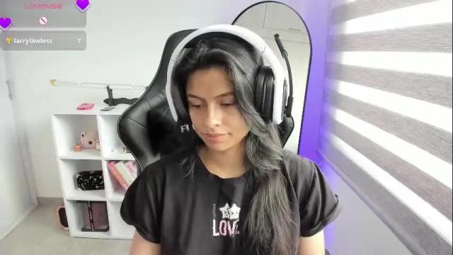Image 7 of martinnaa__ Stream on Chaturbate on 1 month ago
