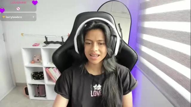 Image 8 of martinnaa__ Stream on Chaturbate on 1 month ago
