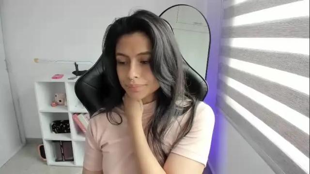 Image 10 of martinnaa__ Stream on Chaturbate on 1 month ago