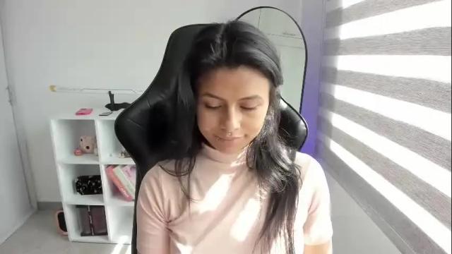 Image 12 of martinnaa__ Stream on Chaturbate on 1 month ago