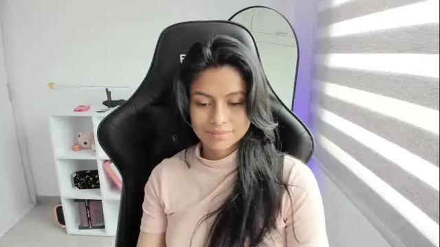 Image 6 of martinnaa__ Stream on Chaturbate on 1 month ago