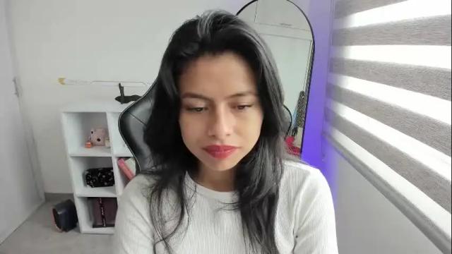 Image 4 of martinnaa__ Stream on Chaturbate on 1 month ago