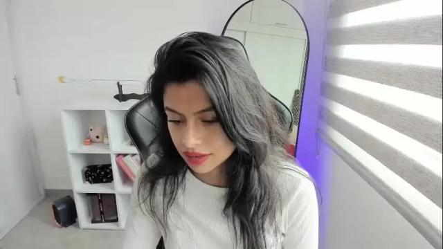 Image 8 of martinnaa__ Stream on Chaturbate on 1 month ago