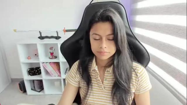 Image 7 of martinnaa__ Stream on Chaturbate on 1 month ago