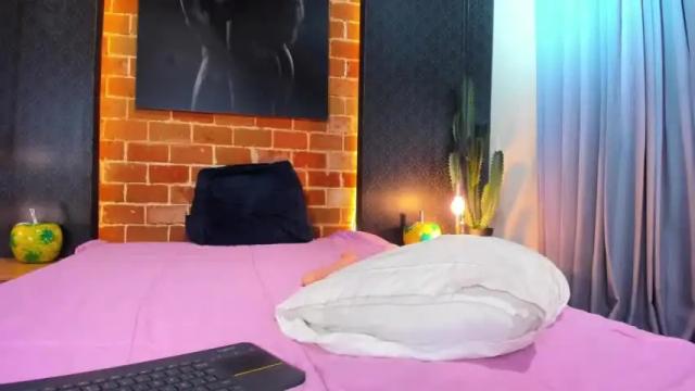 Image 12 of marttinafoxx Stream on Chaturbate on 16 months ago