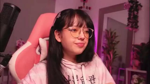 Image 4 of maru_chan_ Stream on Chaturbate on 2 months ago
