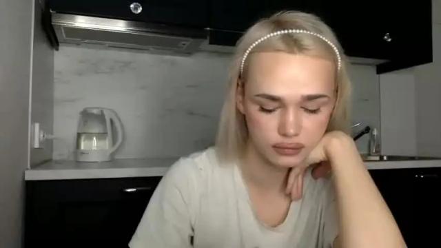 Image 8 of mary_geyson1 Stream on Chaturbate on 15 months ago
