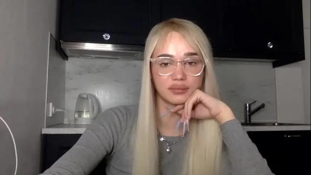 Image 6 of mary_geyson1 Stream on Chaturbate on 13 months ago