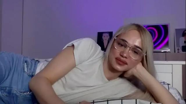 Image 10 of mary_geyson1 Stream on Chaturbate on 13 months ago